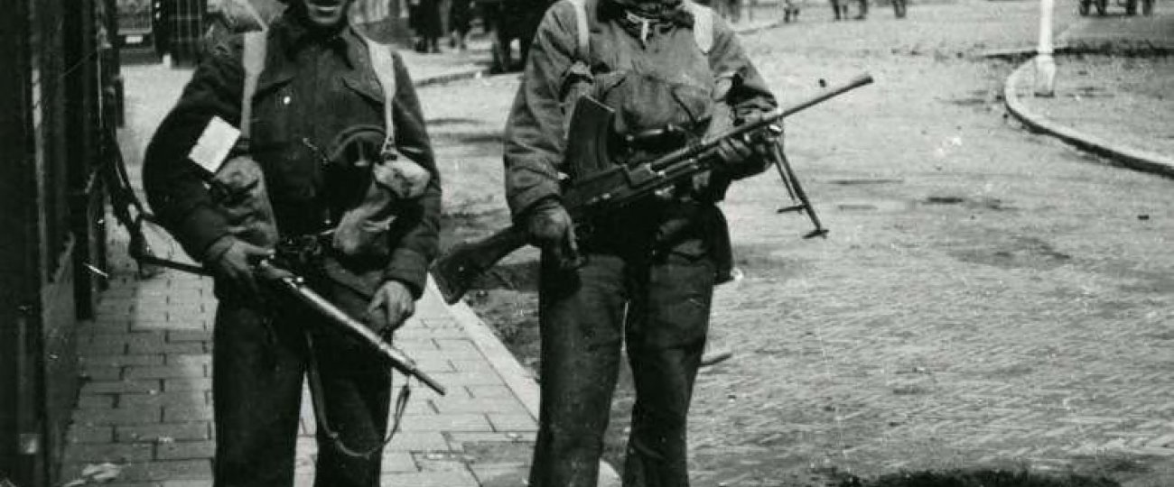 View of the Marktstraat with two liberators.