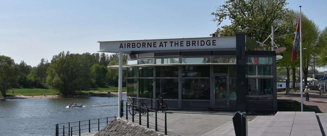 airborne_at_the_bridge_arnhem_01