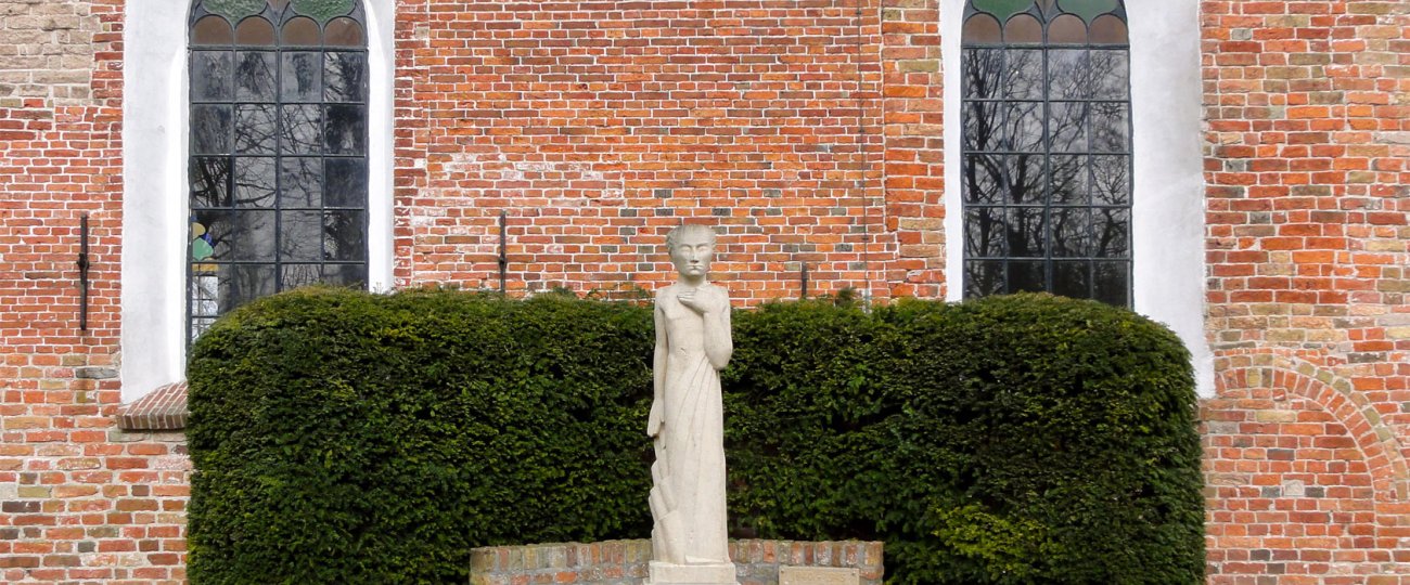 resistance-monument-baflo