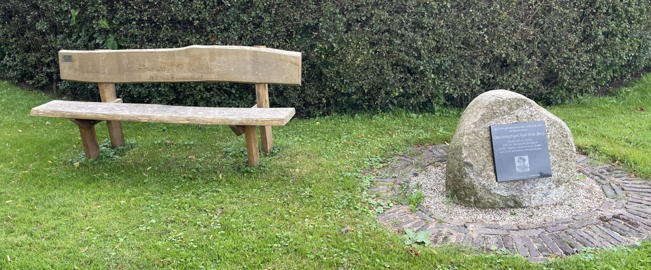 gedenksteen-rolf-arne-berg-eelde-01