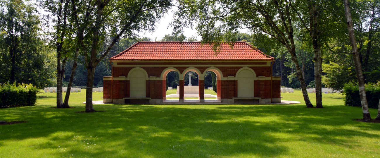 jonkerbos-war-cemetery-nijmegen-01