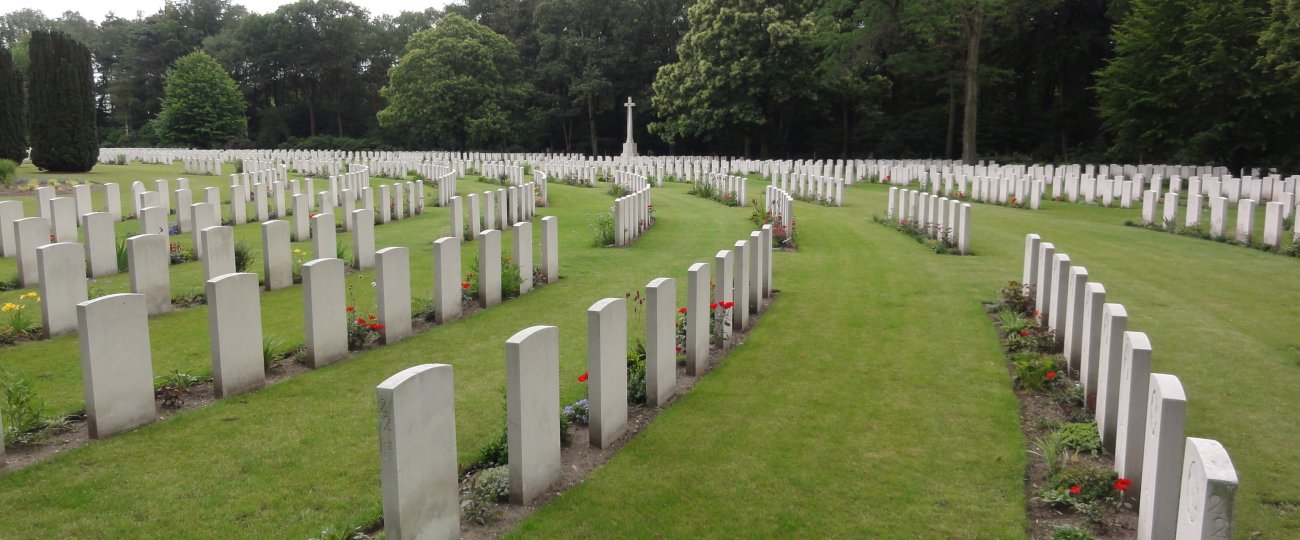 jonkerbos-war-cemetery-nijmegen-03