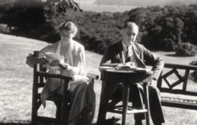 Franklin and Eleanor: An Extraordinary Marriage book cover