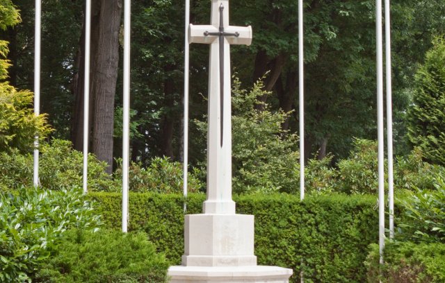 Apeldoorn (Ugchelen-Heidehof) General Cemetery Cross of Sacrifice