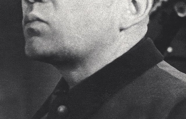 commandant-of-auschwitz-the-autobiography-of-rudolf-hoess-book-cover