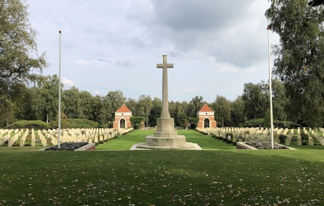 holten-canadian-war-cemetery-1