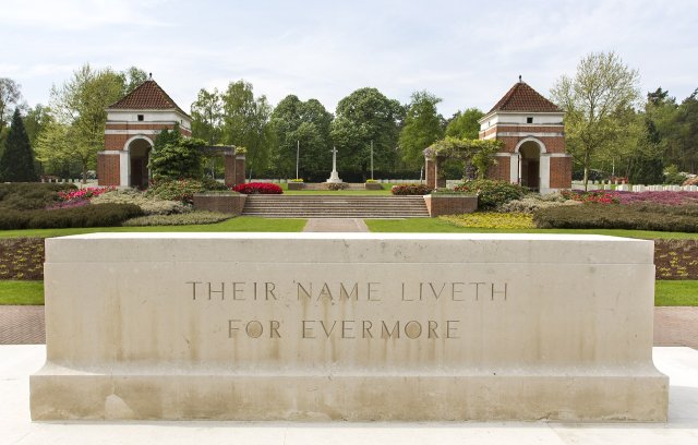 holten-canadian-war-cemetery-3