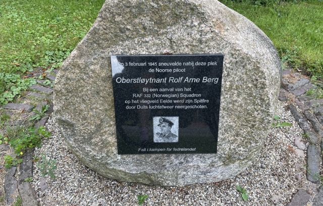 gedenksteen-rolf-arne-berg-eelde-03