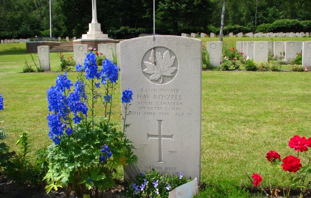 roszell-harold-wilbert-grave