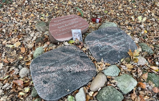 Memorial stones for Gerrit Boekhoven, Diny Aikema, and Anda Kerkhoven in Glimmen.
