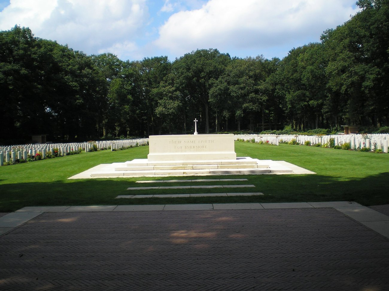 Airborne War Cemetery Oosterbeek 