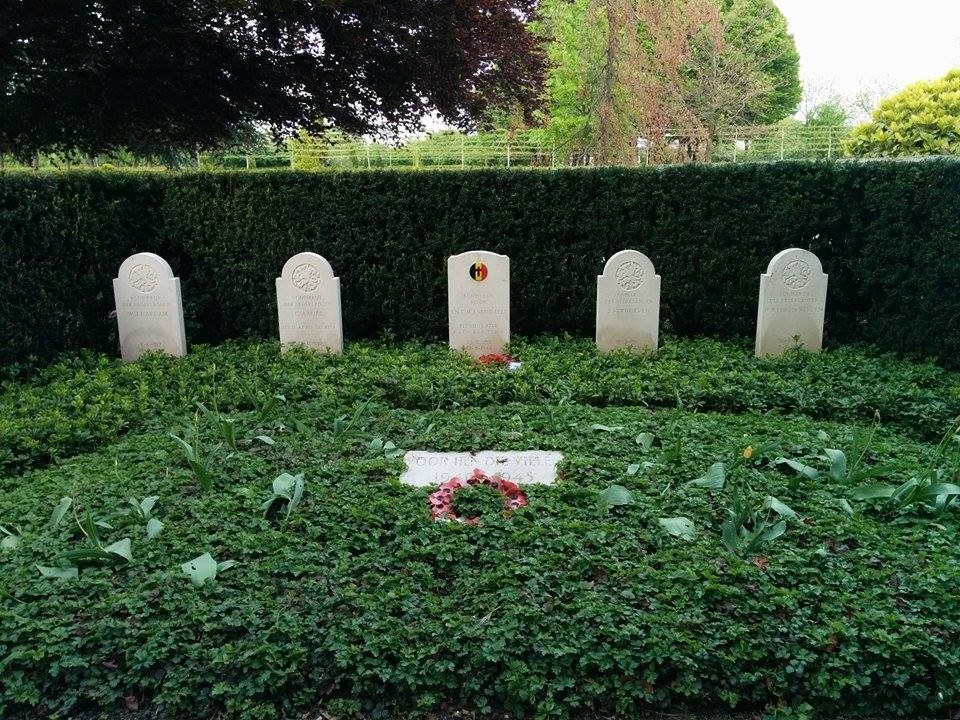 Graves Alblasserdam Cemetery