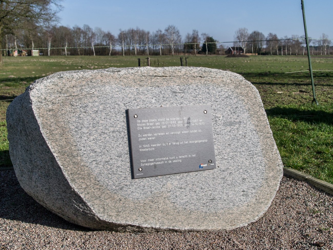 ella-and-mozes-memorial-bourtange