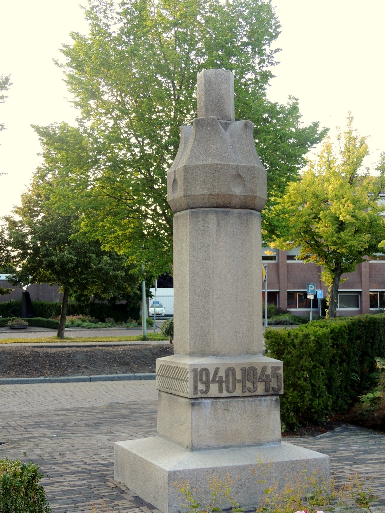 war-monument-delfzijl-01
