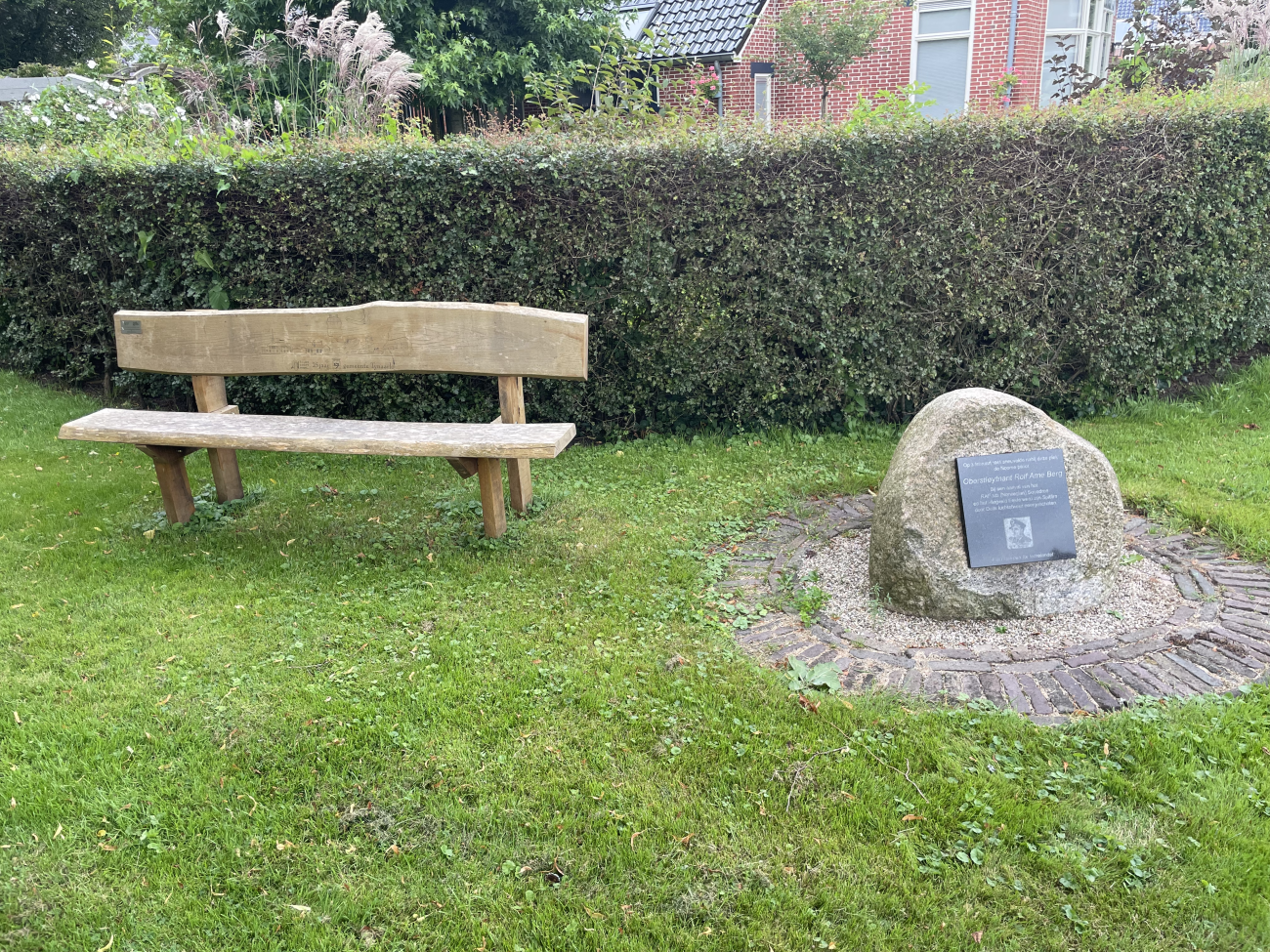 gedenksteen-rolf-arne-berg-eelde-01