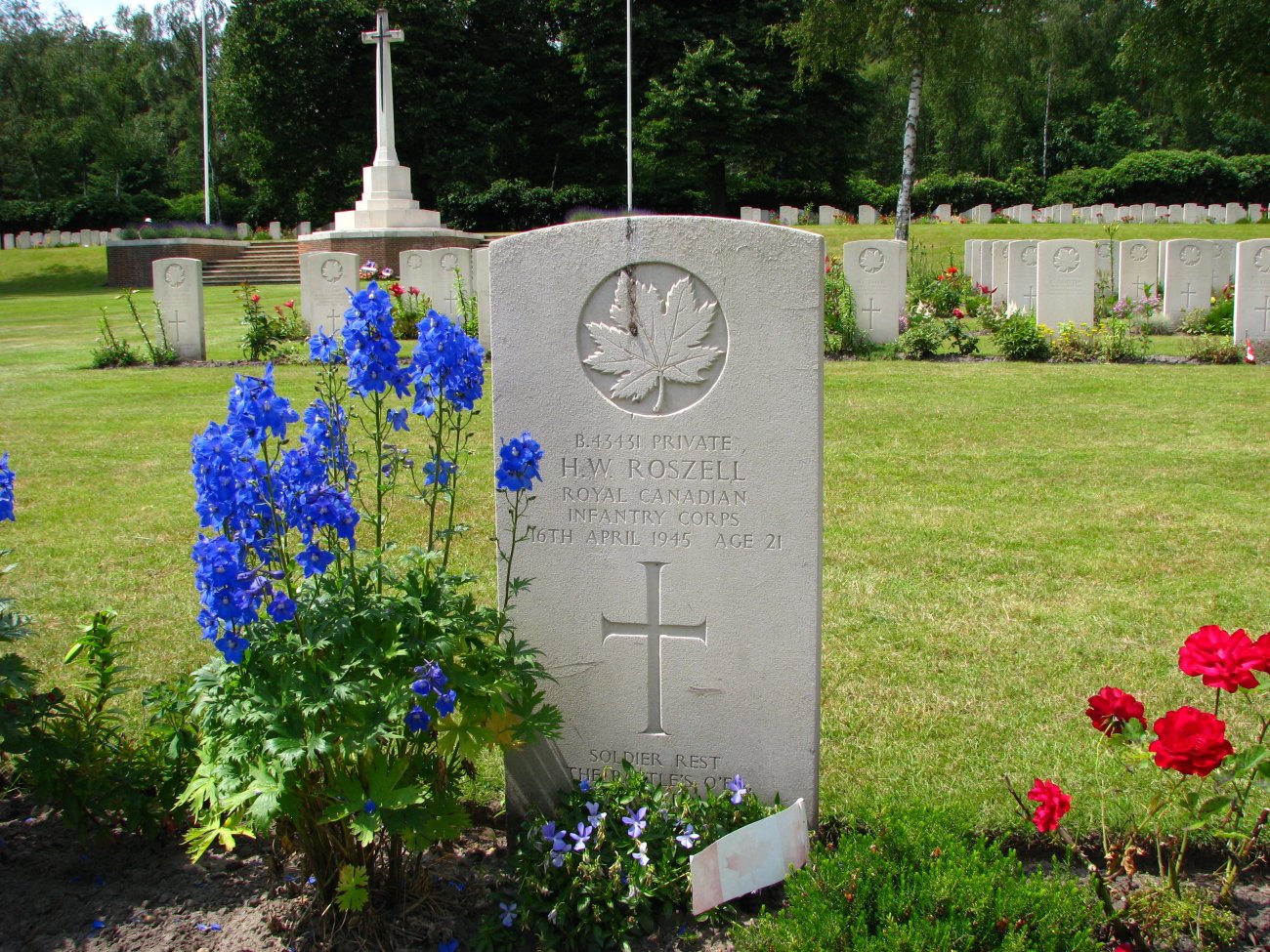roszell-harold-wilbert-grave