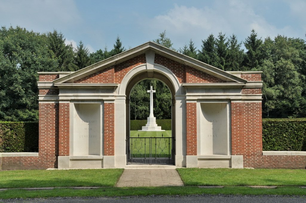 venray-war-cemetery-01